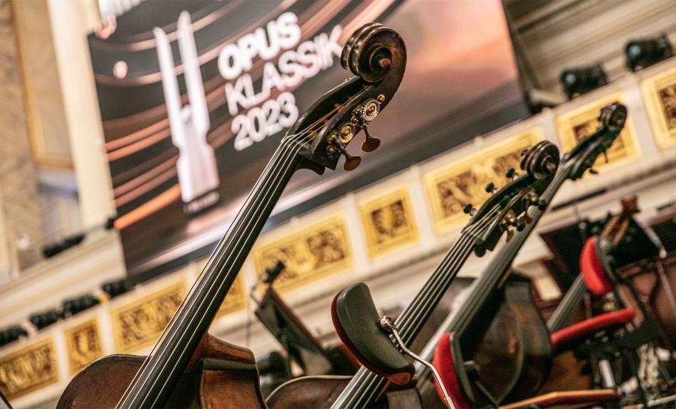 Abbildung: Bühne mit Instrumenten