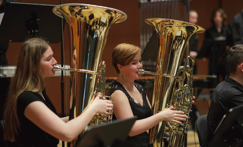 Tubistinnen des Sinfonischen Blasorchesters der Angelaschule Osnabrück beim Deutschen Orchesterwettbewerb 2016
