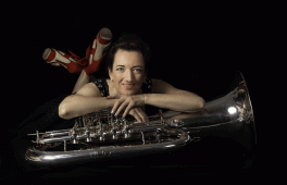 Die Tubistin Carola Beukenbusch