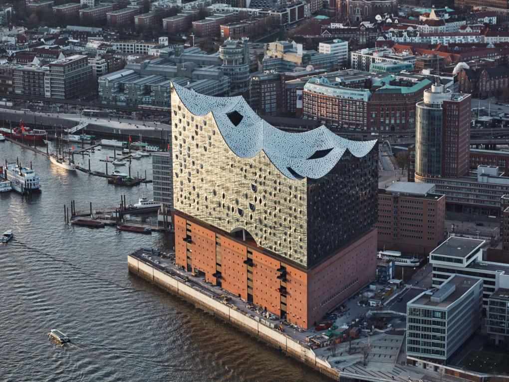 Außenansicht der Elbphilharmonie aus der Vogelperspektive