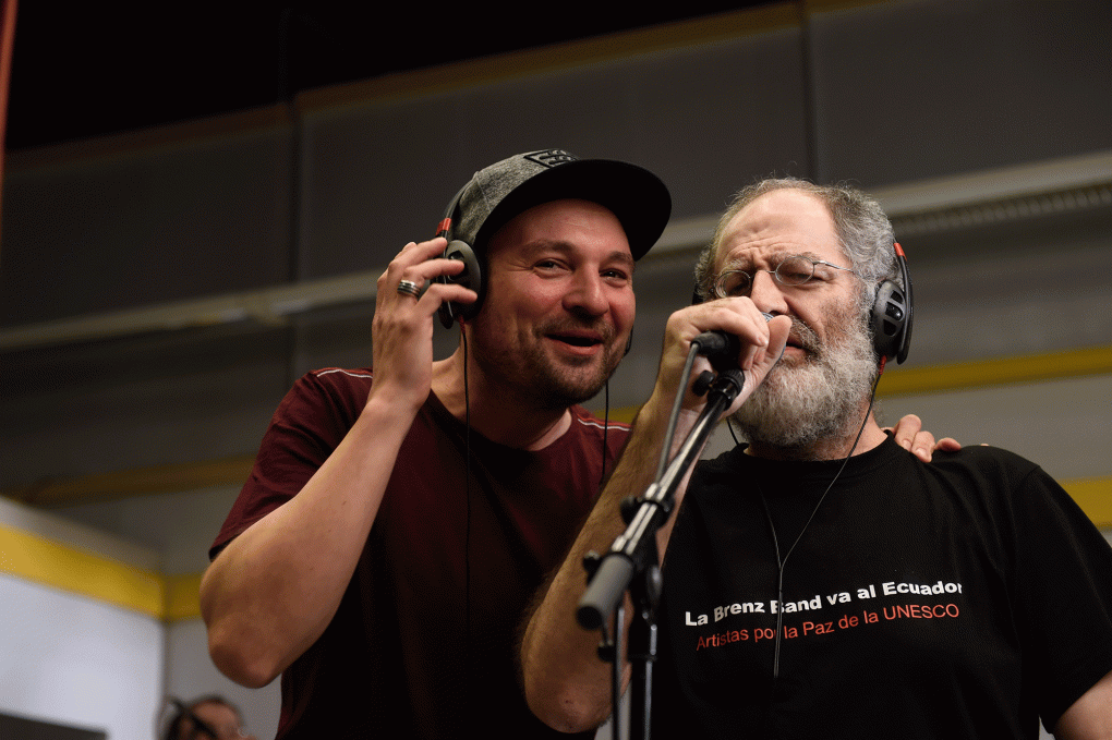 Mitglied der Brenz Band bei der Aufnahme der Hymne des VfB Stuttgart