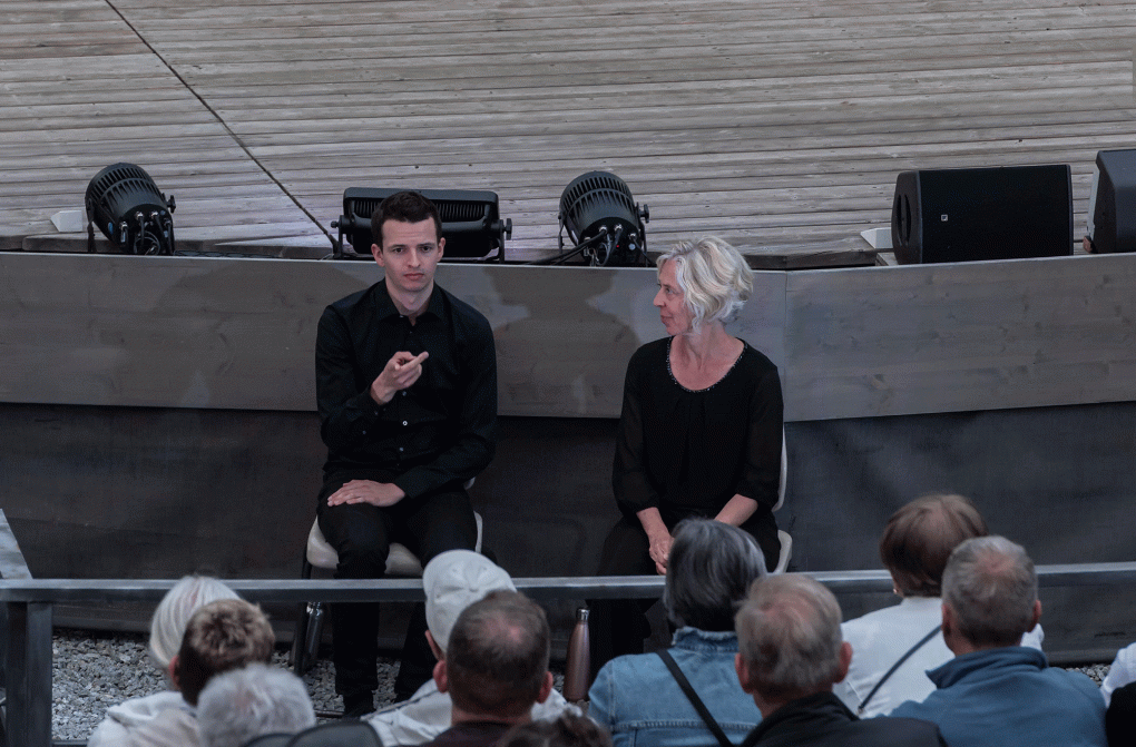 Gebärdendolmetschen im Staatstheater Augsburg