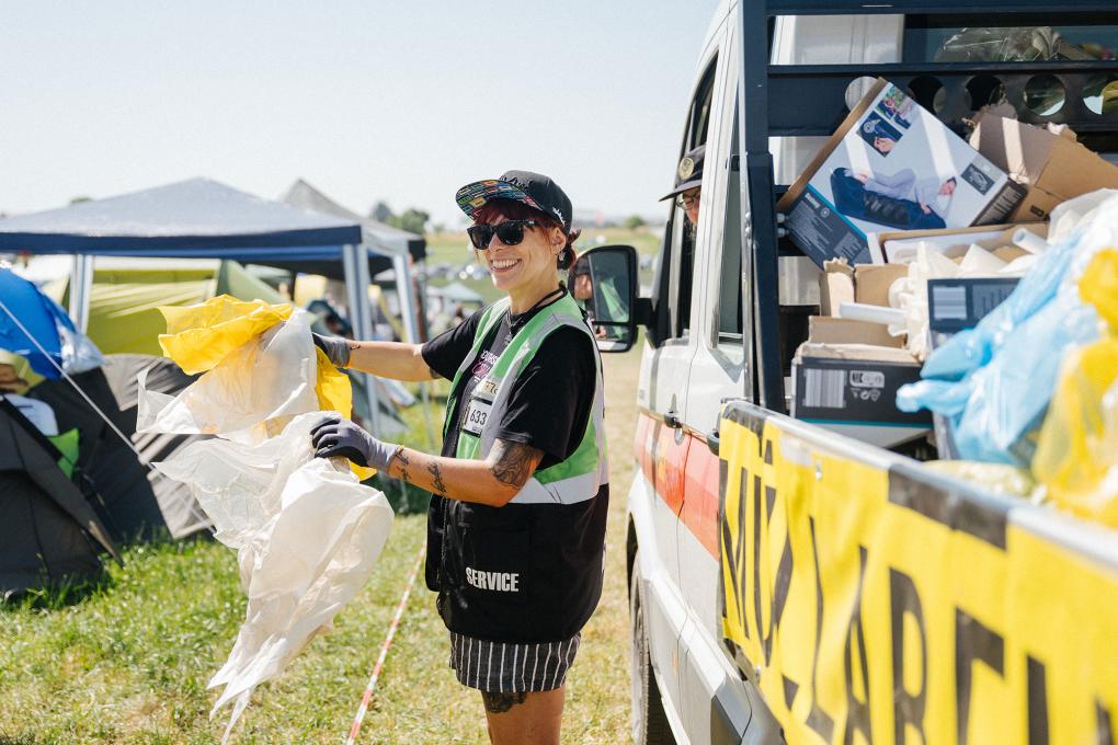 Ordnerin bei der Mülltrennung, Southside 2025