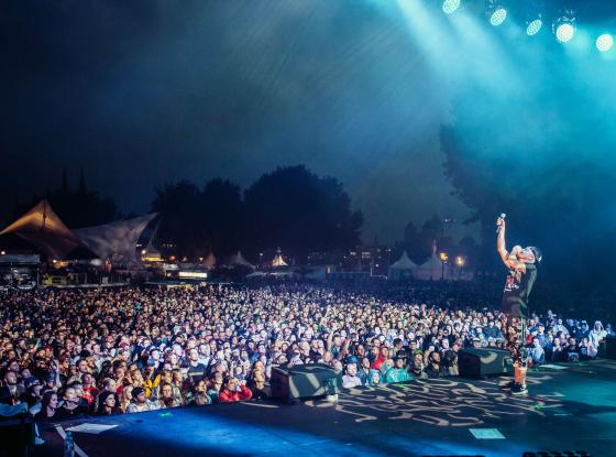 Hip-Hop-Gruppe Die Beginner auf der Bühne beim c/o pop Festival