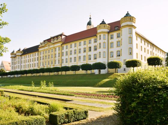 Außenansicht: Landesakademie für die musizierende Jugend in Baden-Württemberg, Ochsenhausen.