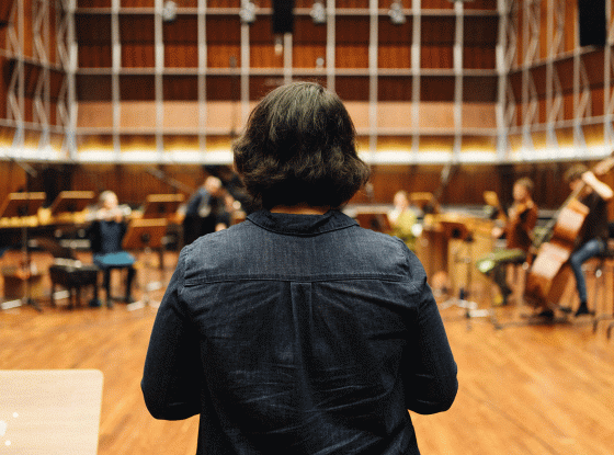 EZM-Komponistin Elnaz Seyedi mit Ensemble 