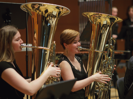 Tubistinnen des Sinfonischen Blasorchesters der Angelaschule Osnabrück beim Deutschen Orchesterwettbewerb 2016