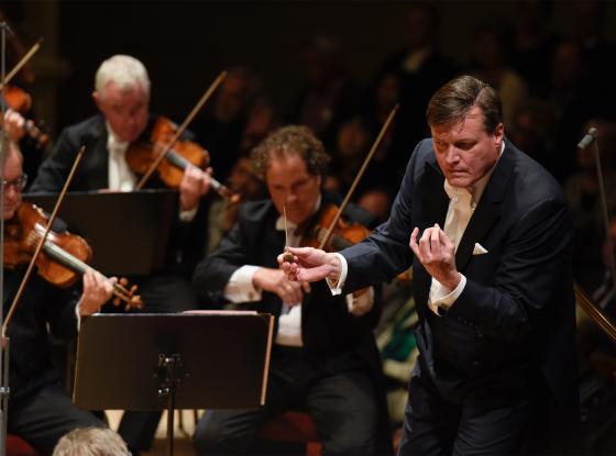 Abbildung: Der Dirigent in Szene