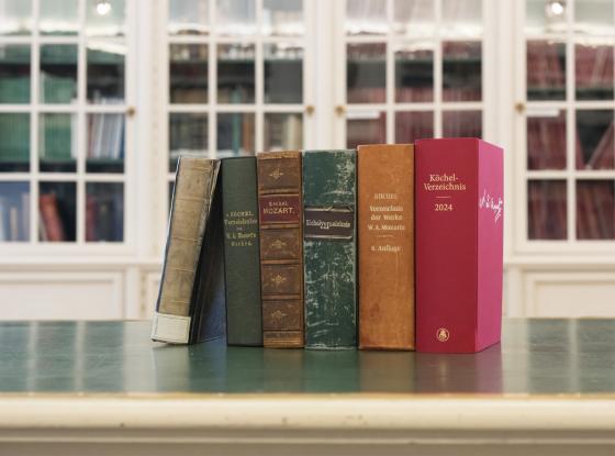 Abbildungen: Bücher