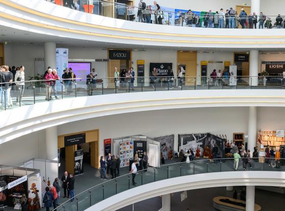 Blick in die Räume der Musikmesse akustika 2024