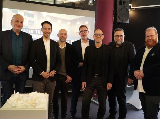 v.l.n.r.: Jurymitglied Matthias Sieveke, Intendant Lajos Wenzel, Architekten Stefan Knörnschild, Stephan Lücke, Michael Weigel, Intendant Manfred Langner und Kulturdezernent Markus Nöhl